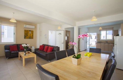 Pernera Villa | 130 m² Villa ∙ 3 bedrooms ∙ 6 guests