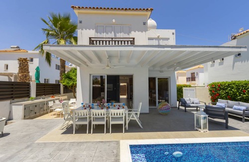 Pernera Villa | 130 m² Villa ∙ 3 bedrooms ∙ 6 guests