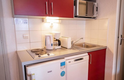 Villarodin-Bourget Apartment | 130m from ski slopes, 1st floor, balcony, parking, tv, ski locker, 27m², La Norma