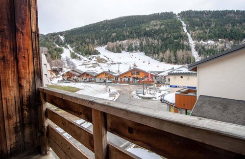 Villarodin-Bourget Apartment | 130m from ski slopes, 1st floor, balcony, parking, tv, ski locker, 27m², La Norma