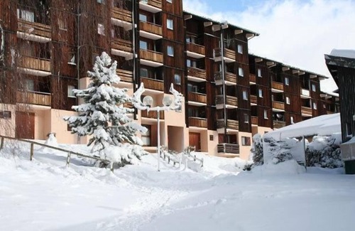 Villarodin-Bourget Apartment | 130m from ski slopes, 2nd floor, balcony, parking, tv, ski locker, 35m², La Norma