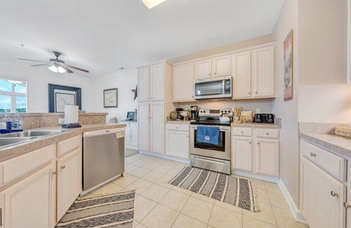 Huddleston Resort | #132 Pointe - 3 Bedroom Lakefront Condo at Mariners SML