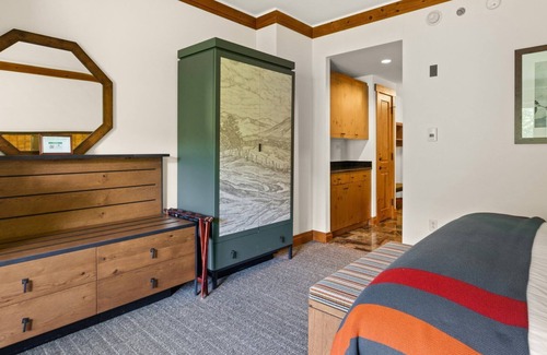 Spruce Peak Resort | 1326 Studio Last Run Lodge | Spruce Peak Lodge | Mountain Views @ The Stowe Mountain Resort