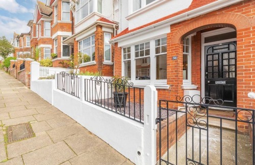 Brighton House | 136 m² House ∙ 3 bedrooms ∙ 6 guests