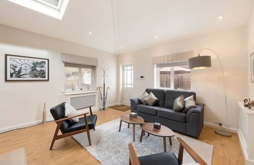 Mortlake House | 138 KGH · Beautiful West London Holiday House