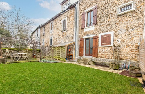 Villemoisson-sur-Orge House | 13th Century House outside Paris, proximity autoroutes, RER C, Tramway T12