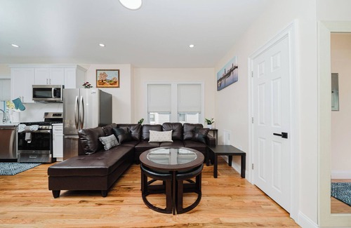 Milton Apartment | 14/1 - 3BR Milton - Cozy Apt near Blue Hills Museum