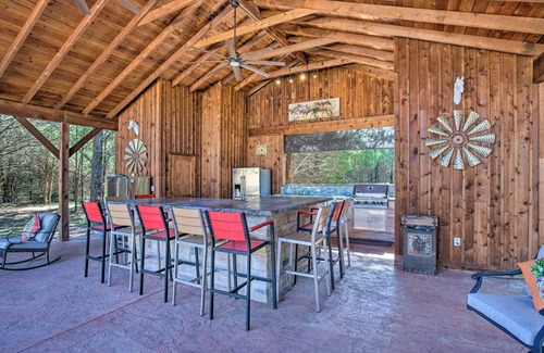 Elmo House | 14-Acre Terrell Ranch Escape w/Pool & Fire Pit!