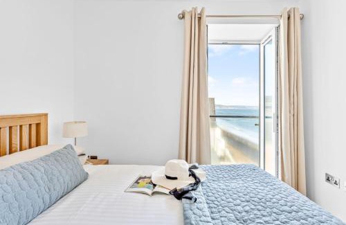 Torcross House | 14 At The Beach, Torcross