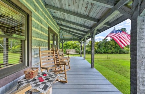 South Pittsburg House | 14 Bed Log Cabin on Sweetens Cove!
