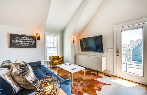 North Central Westminster Apartment | 14 Mi to Dtwn Denver Sleek Westminster Home