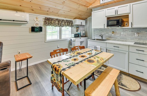 Georgetown Cabin | 14 Mi to Kentucky Horse Park: Creekside Cabin