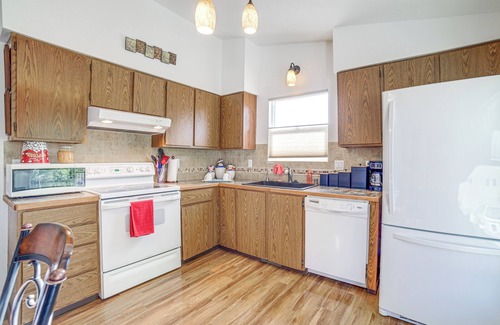 Nampa House | 14 Mi to Meridian: Water-View Retreat w/Patios!