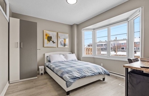 Ottawa Division House | 14 minutes from downtown, Luxury home in Nepean