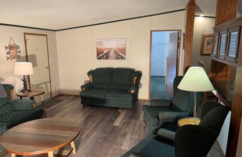 Mountain Home Apartment | 14) Three Bedroom Deluxe NO PETS ALLOWED