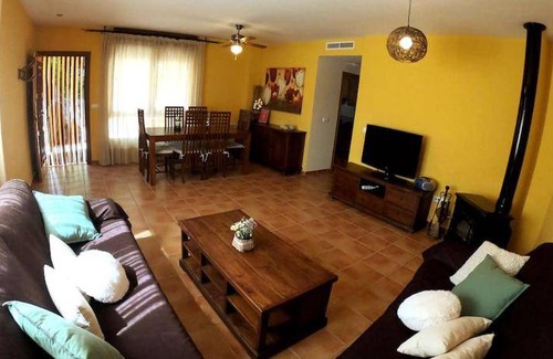 Adzaneta House | 140 m² House ∙ 3 bedrooms ∙ 8 guests