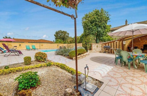 Saint-Pierre-d'Eyraud House | 140 m² House ∙ 4 bedrooms ∙ 8 guests