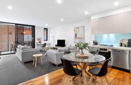 Geelong Apartment | 140 m² Apartment ∙ 2 bedrooms ∙ 4 guests