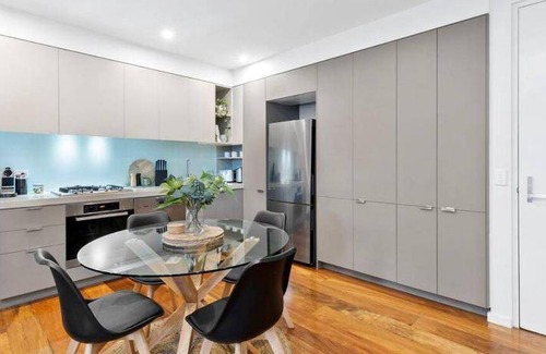 Geelong Apartment | 140 m² Apartment ∙ 2 bedrooms ∙ 4 guests
