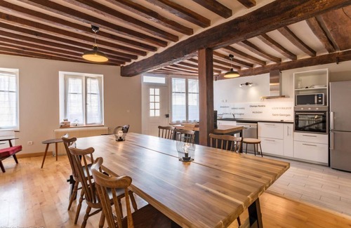 Nuits-Saint-Georges House | 140 m² House ∙ 4 bedrooms ∙ 9 guests