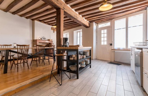 Nuits-Saint-Georges House | 140 m² House ∙ 4 bedrooms ∙ 9 guests