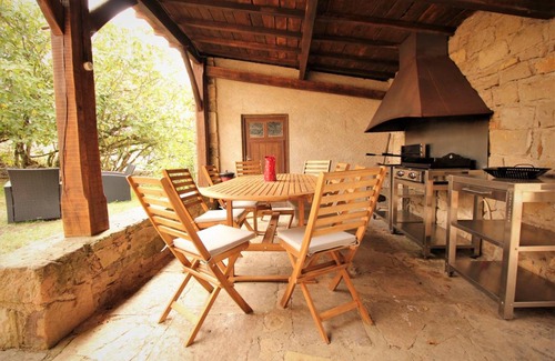 Larroque House | 140 m² Gîte ∙ 2 bedrooms ∙ 6 guests