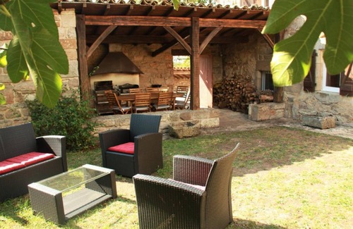 Larroque House | 140 m² Gîte ∙ 2 bedrooms ∙ 6 guests