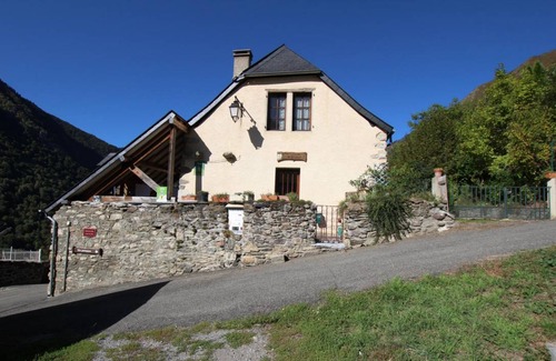 Cette-Eygun House | 140 m² Gîte ∙ 4 bedrooms ∙ 10 guests