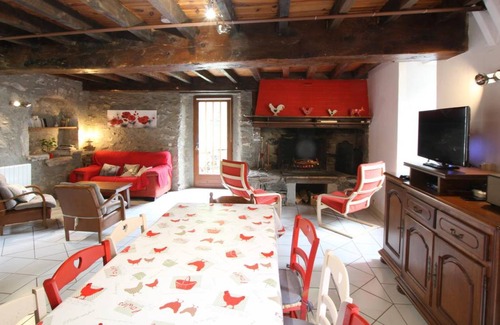 Cette-Eygun House | 140 m² Gîte ∙ 4 bedrooms ∙ 10 guests