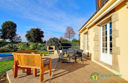 Plescop House | 140 m² Gîte ∙ 5 bedrooms ∙ 11 guests