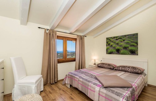Rab House | 140 m² House ∙ 3 bedrooms ∙ 6 guests