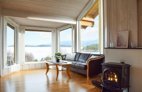 Vindafjord House | 140 m² House ∙ 4 bedrooms ∙ 8 guests