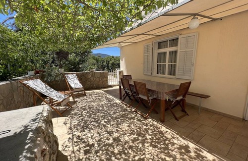 Vrboska House | 140 m² House ∙ 4 bedrooms ∙ 9 guests