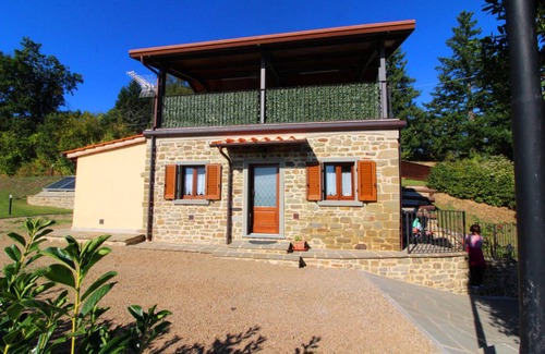 Castel Focognano Villa | 140 m² Villa ∙ 4 bedrooms ∙ 8 guests