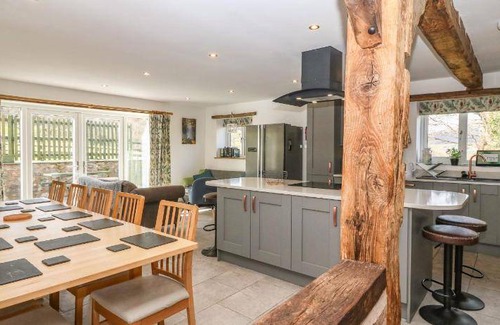 Oswestry House | 145 m² House ∙ 4 bedrooms ∙ 10 guests