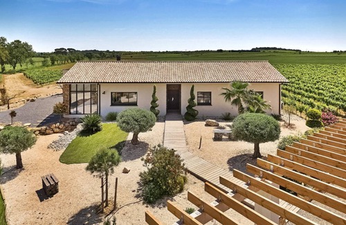 Servian House | 145 m² House ∙ 4 bedrooms ∙ 8 guests