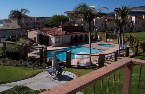 Downtown Condo | 148 Pismo Shores: 2 BR, 1.5 BA Condominium in Pismo Beach, Sleeps 6