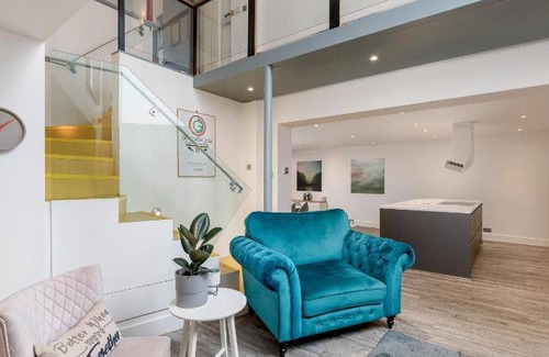 Gifford House | 149 m² House ∙ 3 bedrooms ∙ 6 guests