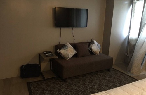 Pasig House | 14F Convenient and Cozy Condo Unit