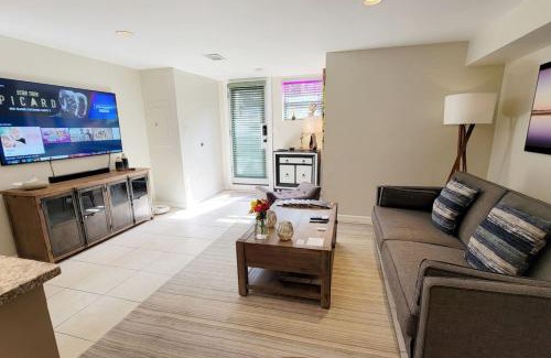 Northwest Apartment | 14th 99 Walk Score 3 mins to Metro rail