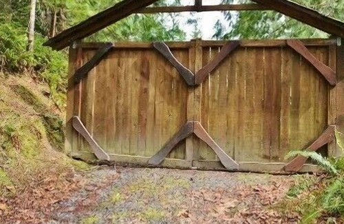 Quilcene Cabin | 15 acre Forest Retreat on Olympic Peninsula (Quilcene)