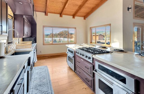 Paso Robles Apartment | 15 Acre Luxury Estate | VIP Experience