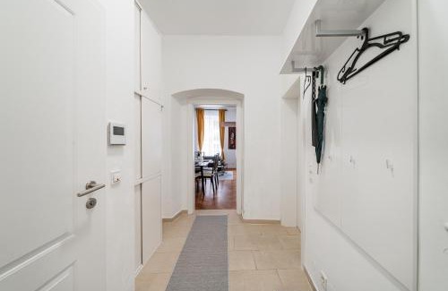 Rudolfsheim-Funfhaus Apartment | 15 C&J's apartment