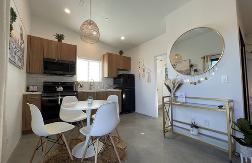 Joshua Tree House | 15%DISCOUNT❤Hammocks❤Close 2 Downtown❤Fully Fenced