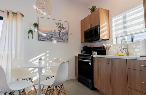 Joshua Tree House | 15%DISCOUNT❤Hammocks❤Close 2 Downtown❤Fully Fenced