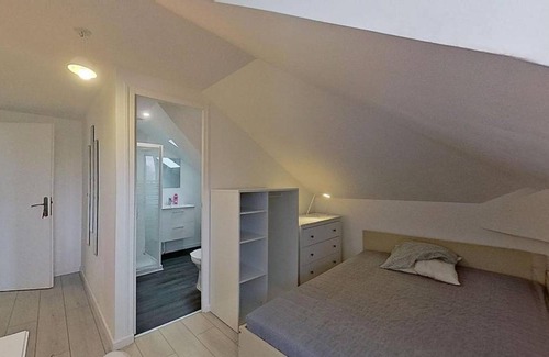 Saint-Etienne-du-Rouvray Resort | 150 m² Private room ∙ 1 bedroom ∙ 1 guest