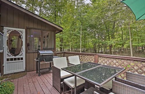 Tobyhanna House | 15 Mi to Camelback Ski Resort Home with Deck!