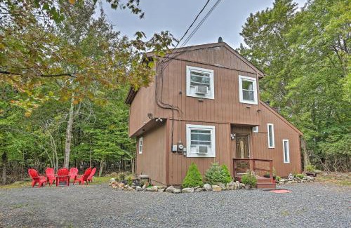 Tobyhanna House | 15 Mi to Camelback Ski Resort Home with Deck!
