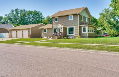 Hartford House | 15 Mi to Downtown Sioux Falls Gem with Yard!