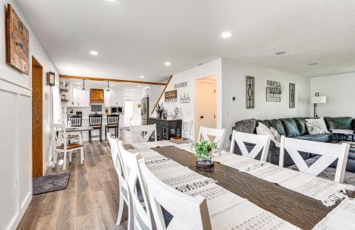 Hartford House | 15 Mi to Downtown Sioux Falls Gem with Yard!
